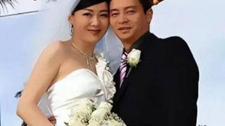 她靠一部剧吃一辈子，二婚嫁给一名穷小子，如今丈夫红到令人嫉妒