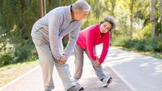 老年人如何增强身体素质，预防跌倒和骨折，建议学习下