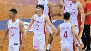 中国男篮12人名单，最终是三个中锋三名后卫六个前锋的配置