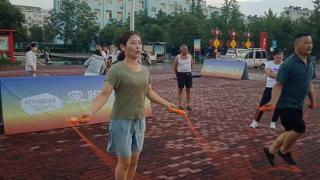 临沂沂河新区社区运动会启动仪式在梅家埠街道月亮湾广场举行