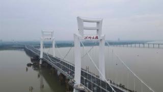 洪州大桥正式建成通车：世界首座“昌”字型双塔