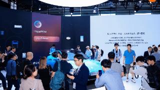 小米携“人车家全生态“首次亮相MWC上海展会，小米SU7引爆展台