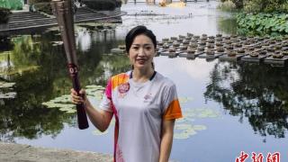 多位奥运冠军参加杭州亚运会火炬首日传递