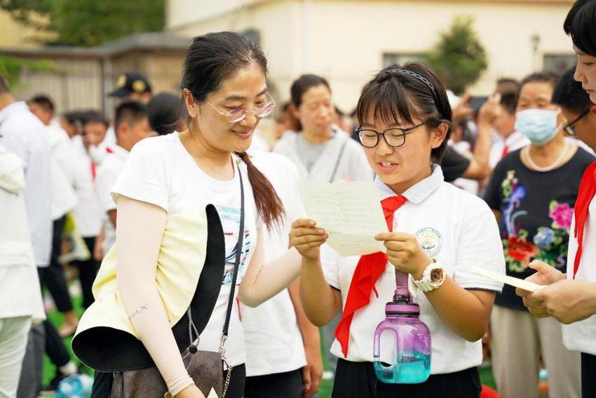 济南燕山中学37级军事拓展训练圆满结束