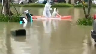 琼海发布暴雨红色预警 当地中小学幼儿园停课半天