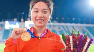 葛曼棋获田径亚锦赛中国女子接力冠军