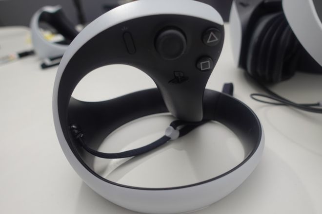 PS VR2已经来了，我们距离“脑后插管”还有多远