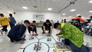 900多名中小学生“过招”，烟台市青少年机器人竞赛开赛