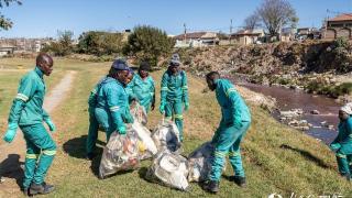 南非居民参加世界环境日相关活动