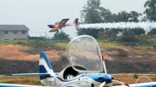 重庆永川：看飞机“空中芭蕾” 体验绕城低空飞行