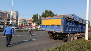 青岛西海岸新区辛安街道：三季度，依法查处违规渣土运输车15辆