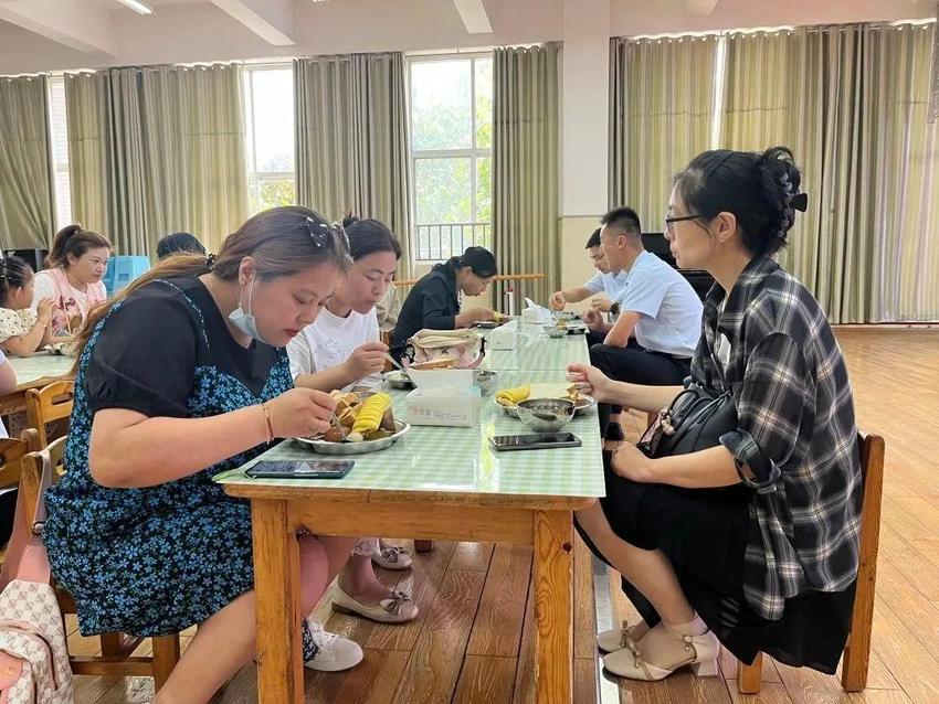 泰安市岱岳区实验幼儿园家长体验式早餐品尝会