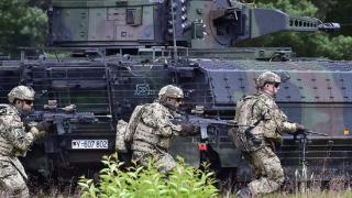 德国联邦国防军训练场两美洲狮步兵战车相撞造成12人受伤