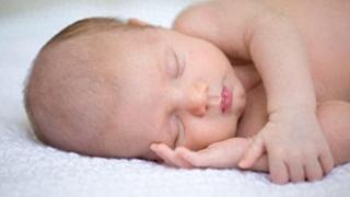 颠覆认知新生儿宝宝的“早产儿”真相，教你轻松应对宝宝睡眠难题