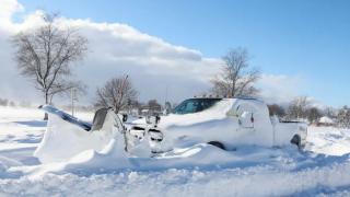 “史无前例”，纽约州冬季风暴已死25人，布法罗雪厚1米，更多降雪将至