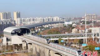 武汉两条地铁同日开通 运营里程达到460公里