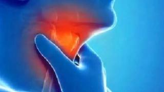 别把喉癌当成咽炎，身体有4种异常建议引起重视，别后知后觉