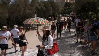 希腊遭遇极端高温天气，雅典卫城限时开放