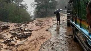 缅甸边境重要贸易道路泥泞不堪，运费翻倍上涨