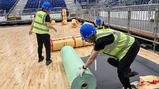 纵览原创丨河北这家企业的团队正在巴黎为奥运会乒乓球、篮球馆铺地板，20日完工！