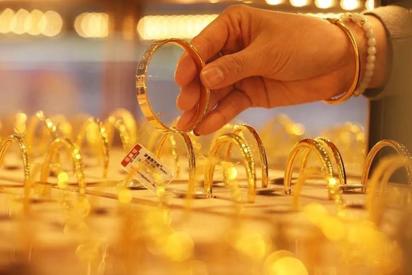 春节卷起买金热，为什么越来越多的人喜欢买黄金？