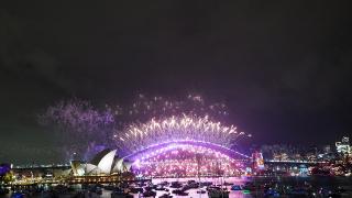 澳悉尼举办跨年烟花庆典迎接2024年