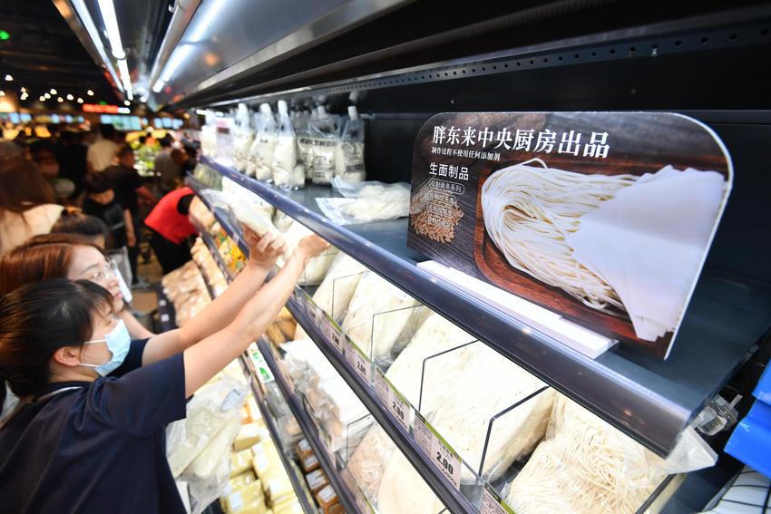 胖东来自有品牌商品受热捧 “爆改”后的永辉超市郑州首店开业