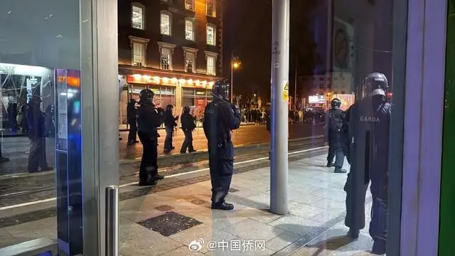 爱尔兰持刀袭击事件引发反移民骚乱，侨胞亲历者讲述：骚乱可能导致了一些华人商铺被毁