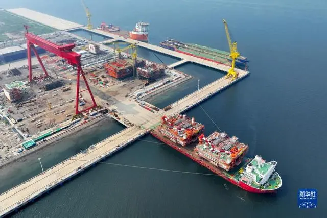 渤海首个千亿方大气田I期项目海上平台在工厂建造完工