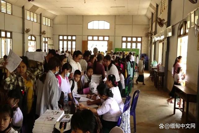 全缅甸超过400万学生报名；一学校报名点外响起枪声