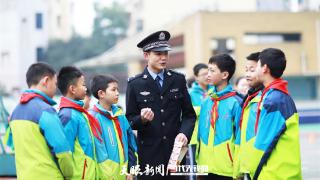 贵州赤水：全国交通安全日，民警走进校园讲安全