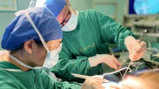 滕州市中心人民医院开展单孔腔镜下男性乳腺发育微创切除术