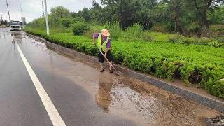 威海市公路事业发展中心紧急处置道路积水
