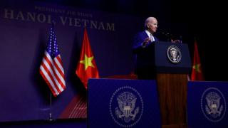 美国对越南发动外交攻势，金一南：欲打造亚洲“火药桶”