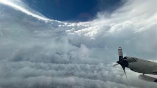 为什么飞机能飞进飓风眼？气象专家科普