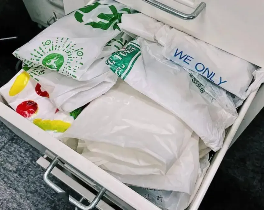 装菜的“塑料袋”放进冰箱，不仅有毒还致癌？实验揭晓真相