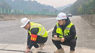 情满旅途归家路 交通青年暖冬行