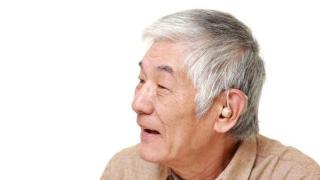 老人听力下降，是什么原因？老人有这种情况要重视起来了