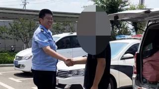 “同姓”快递闹乌龙 民警出手巧化解