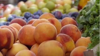 水果摊贩说，入夏后，这3种水果尽量不要买，家里有也要少吃
