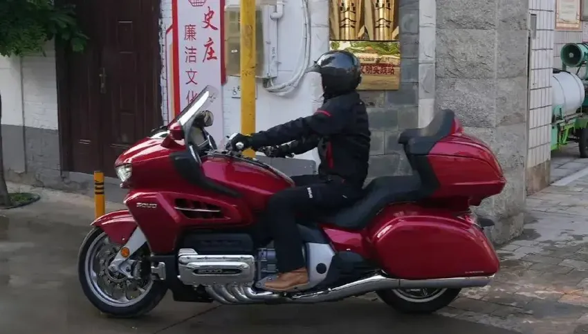 8缸摩托车 中国骄傲 超越本田与宝马 长城汽车太厉害了！