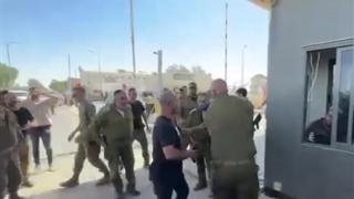 以色列一监狱内士兵因涉嫌虐待囚犯被拘留审讯