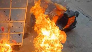 电动自行车维修时蓄电池爆炸起火，武汉消防教您如何安全使用电池