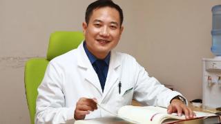 海南省肿瘤医院肝胆专家提醒：熬夜看足球小心伤肝！