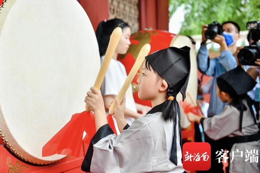 三亚“中华传统文化在崖州”系列活动之“开笔礼”举行
