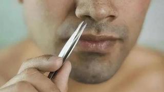 男性的鼻毛为何会“窜”出来？鼻毛旺盛代表着什么？早了解早受益