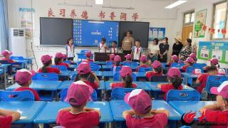 利津县第三实验幼儿园组织大班幼儿参观小学
