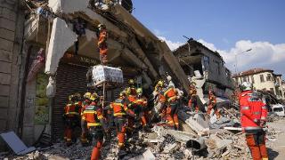 香港特区救援队：与国家救援队合作高效，将持续进行搜救行动