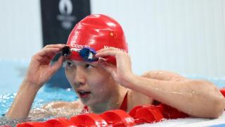 200米自由泳决赛：何诗蓓摘铜，杨浚瑄第5，奥卡拉汉破纪录夺冠