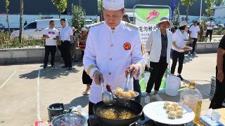 莒南县相沟镇薯香美食争霸赛“飘香开赛”举行